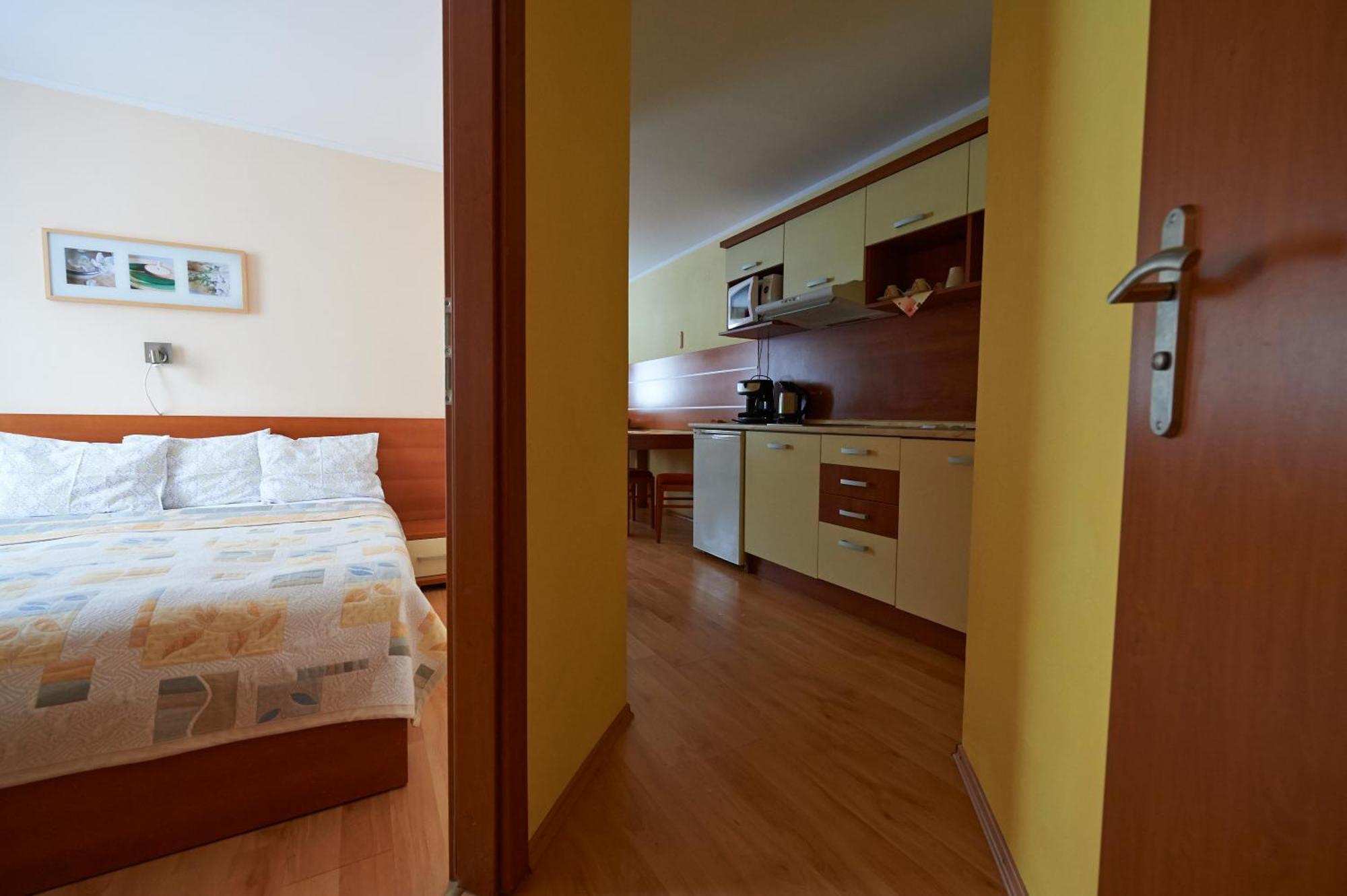 Family Apartments โดโนวาลี ห้อง รูปภาพ